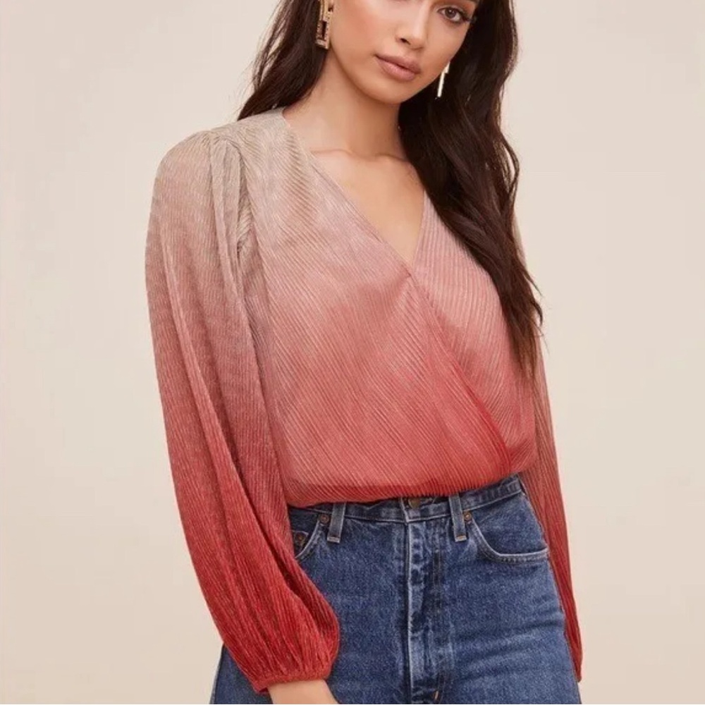 ASTR the Label Pleated Long‎ Sleeve Surplice Red and Gold Top Size M